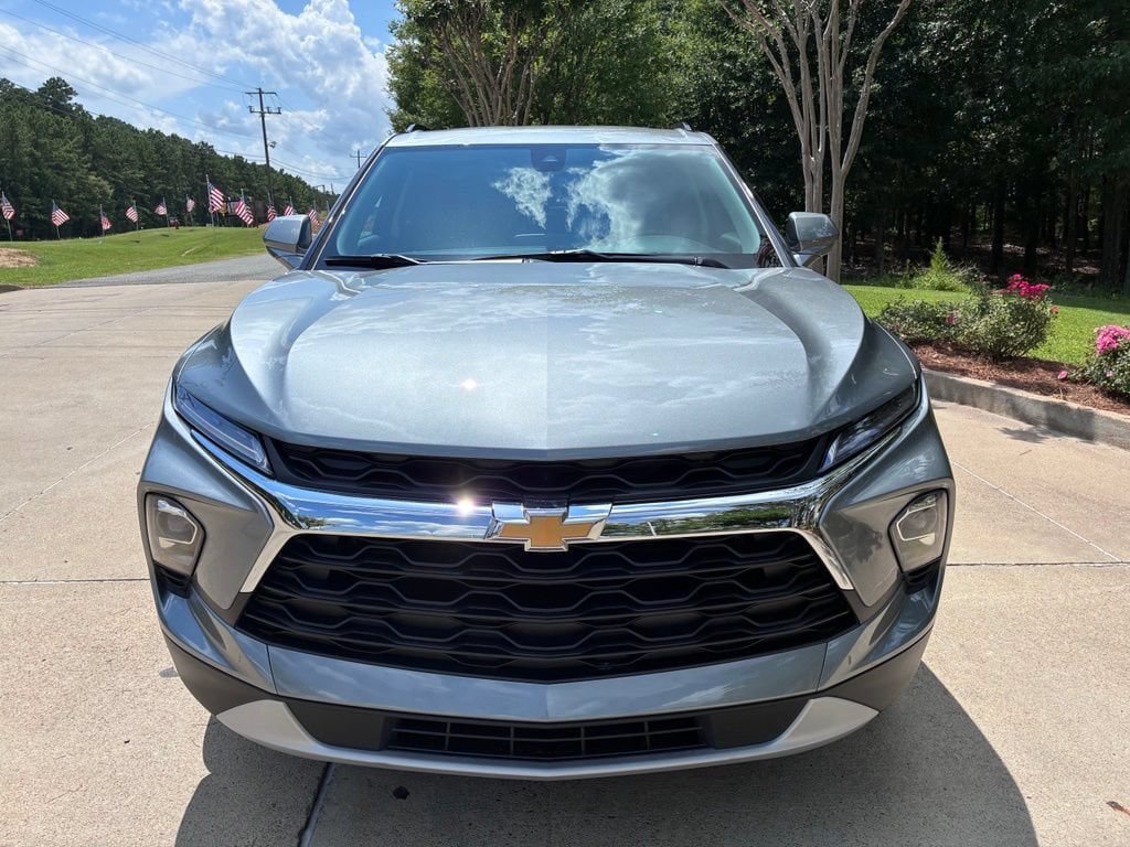 New 2026 Chevrolet Blazer LT w/ Convenience Package FWD image 2