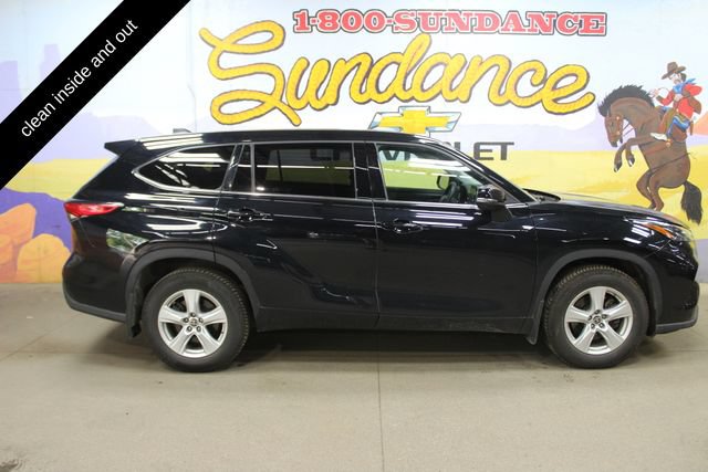 Used 2022 Toyota Highlander L AWD/4WD image 1