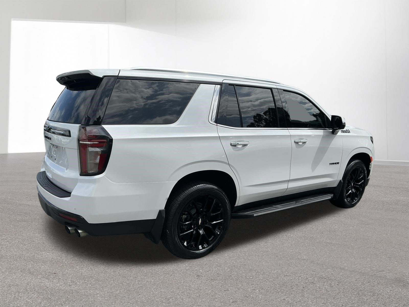Used 2022 Chevrolet Tahoe High Country AWD/4WD image 3