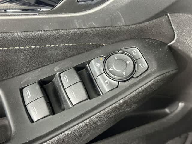 Used 2023 Chevrolet Traverse LT w/ LT Premium Package AWD/4WD image 23