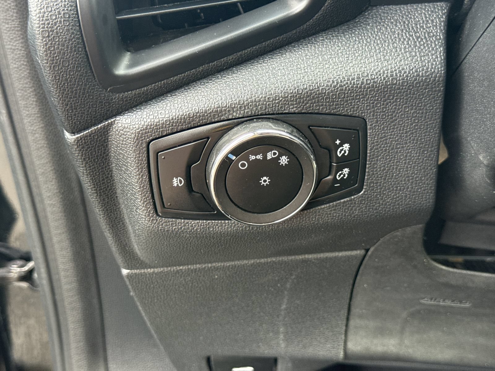 Used 2019 Ford EcoSport SE FWD image 29