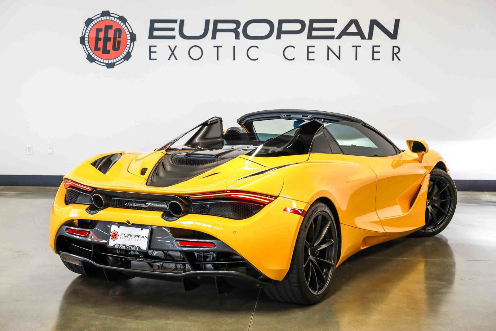 Used 2022 McLaren 720S Performance RWD image 14