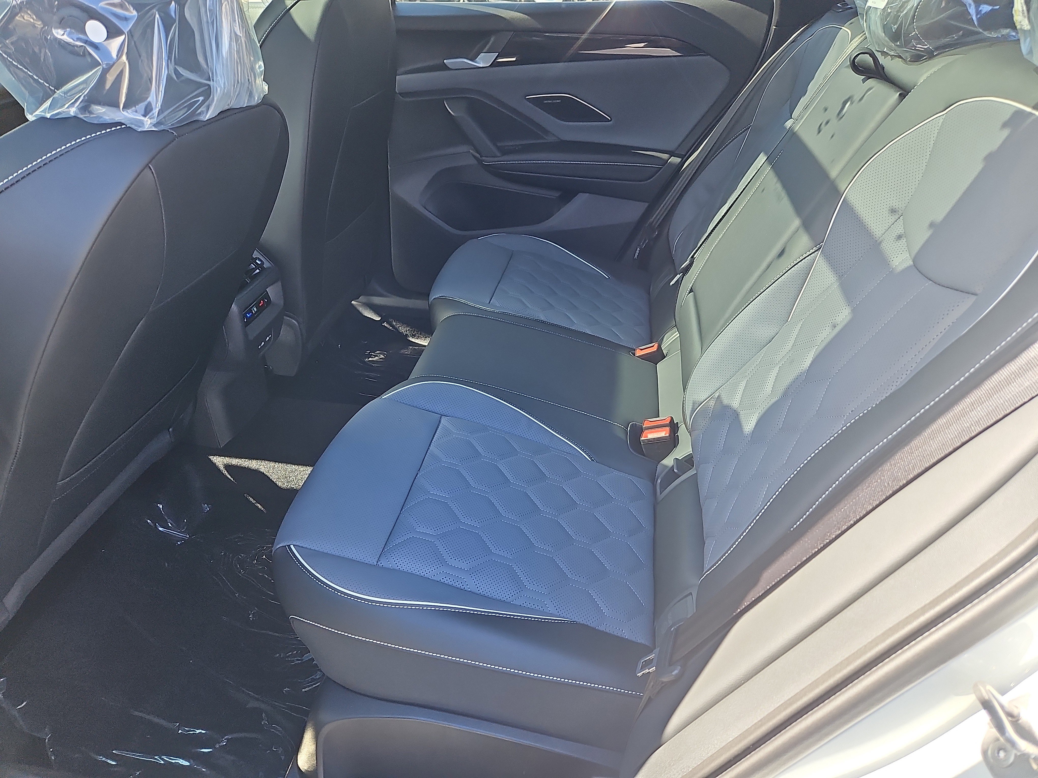 New 2026 Volkswagen Tiguan SEL R-Line image 22