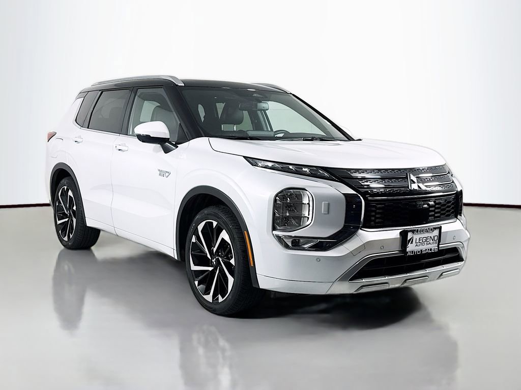 Used 2023 Mitsubishi Outlander SEL image 3