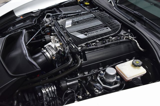 Used 2015 Chevrolet Corvette Z06 w/ 3LZ Preferred Equipment Group image 27