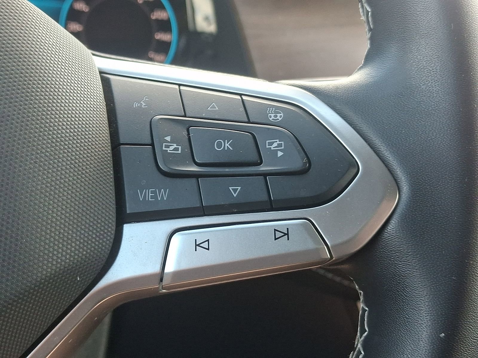 Used 2024 Volkswagen Atlas SE AWD/4WD image 21