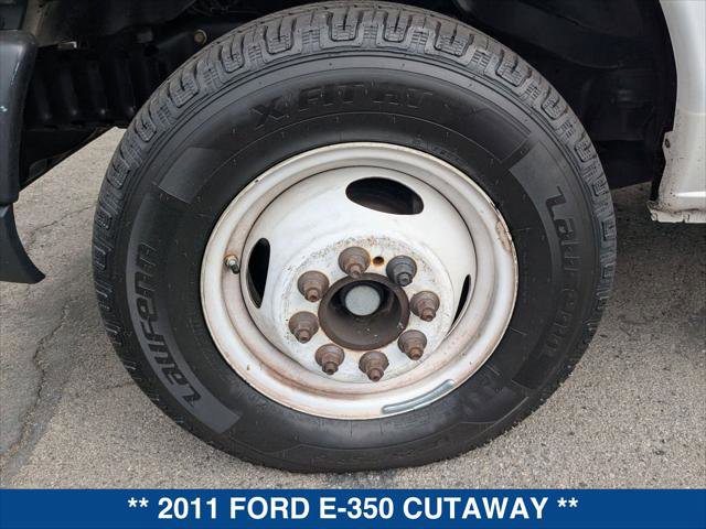 Used 2011 Ford E-350 and Econoline 350 Super Duty RWD image 8