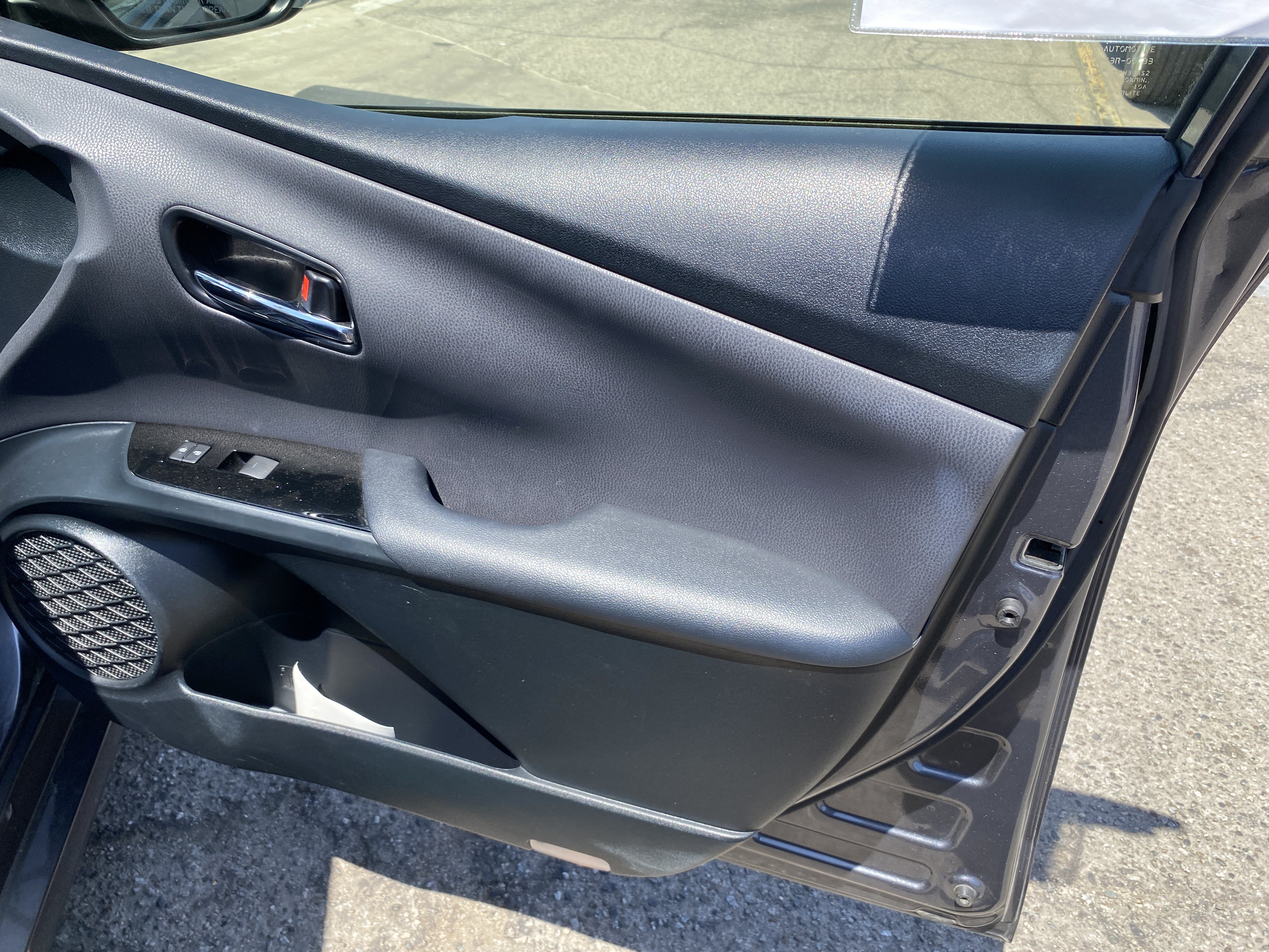 Used 2021 Toyota Prius LE FWD image 22