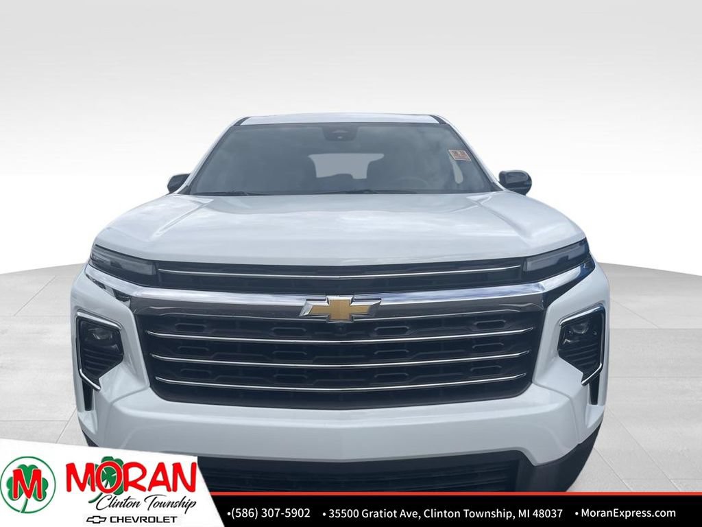 Used 2025 Chevrolet Traverse LT w/ Driver Confidence Package AWD/4WD image 2