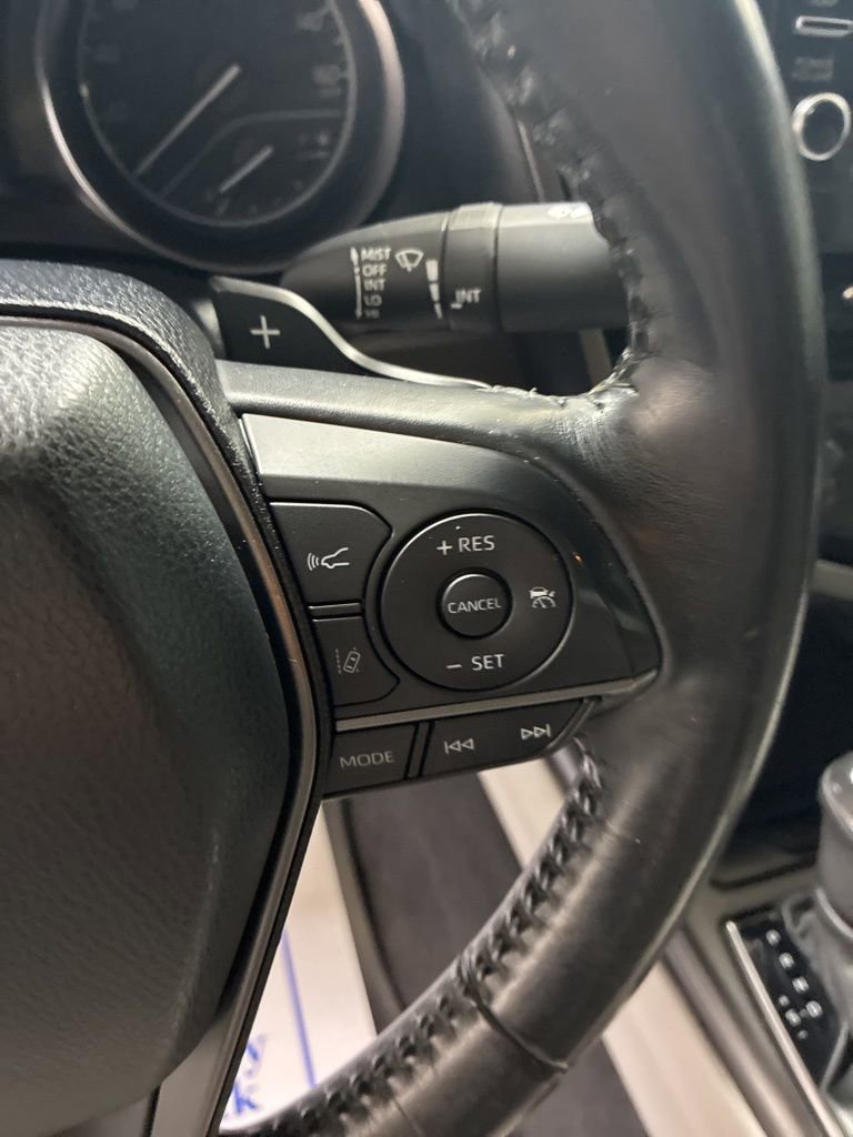 Used 2021 Toyota Camry SE FWD image 15