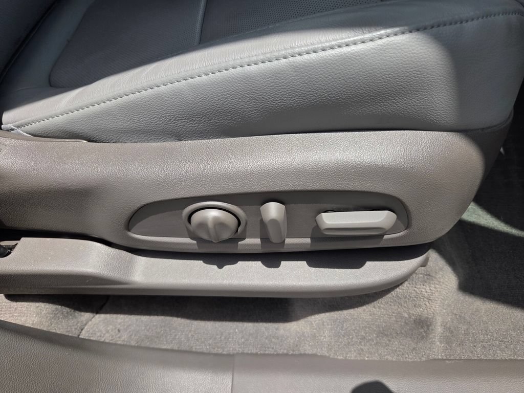 Used 2020 Chevrolet Traverse Premier w/ LPO, Floor Liner Package FWD image 17