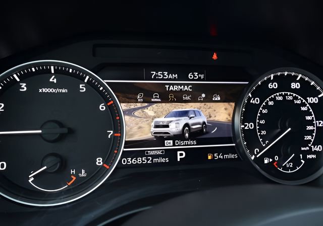 Used 2024 Mitsubishi Outlander ES image 21