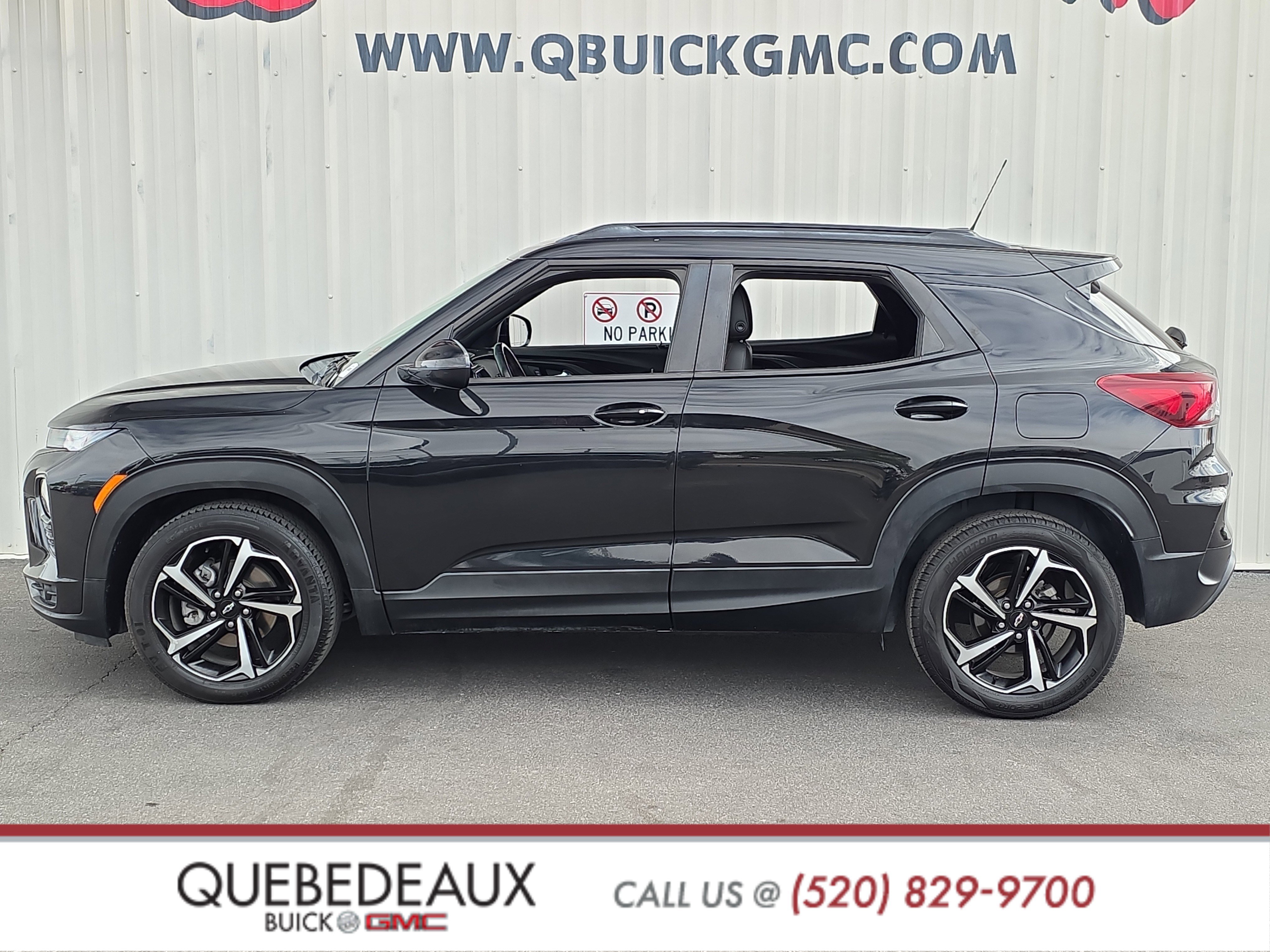 Used 2021 Chevrolet TrailBlazer RS w/ Sun and Liftgate Package FWD image 4