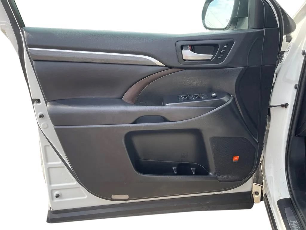Used 2019 Toyota Highlander Limited AWD/4WD image 15