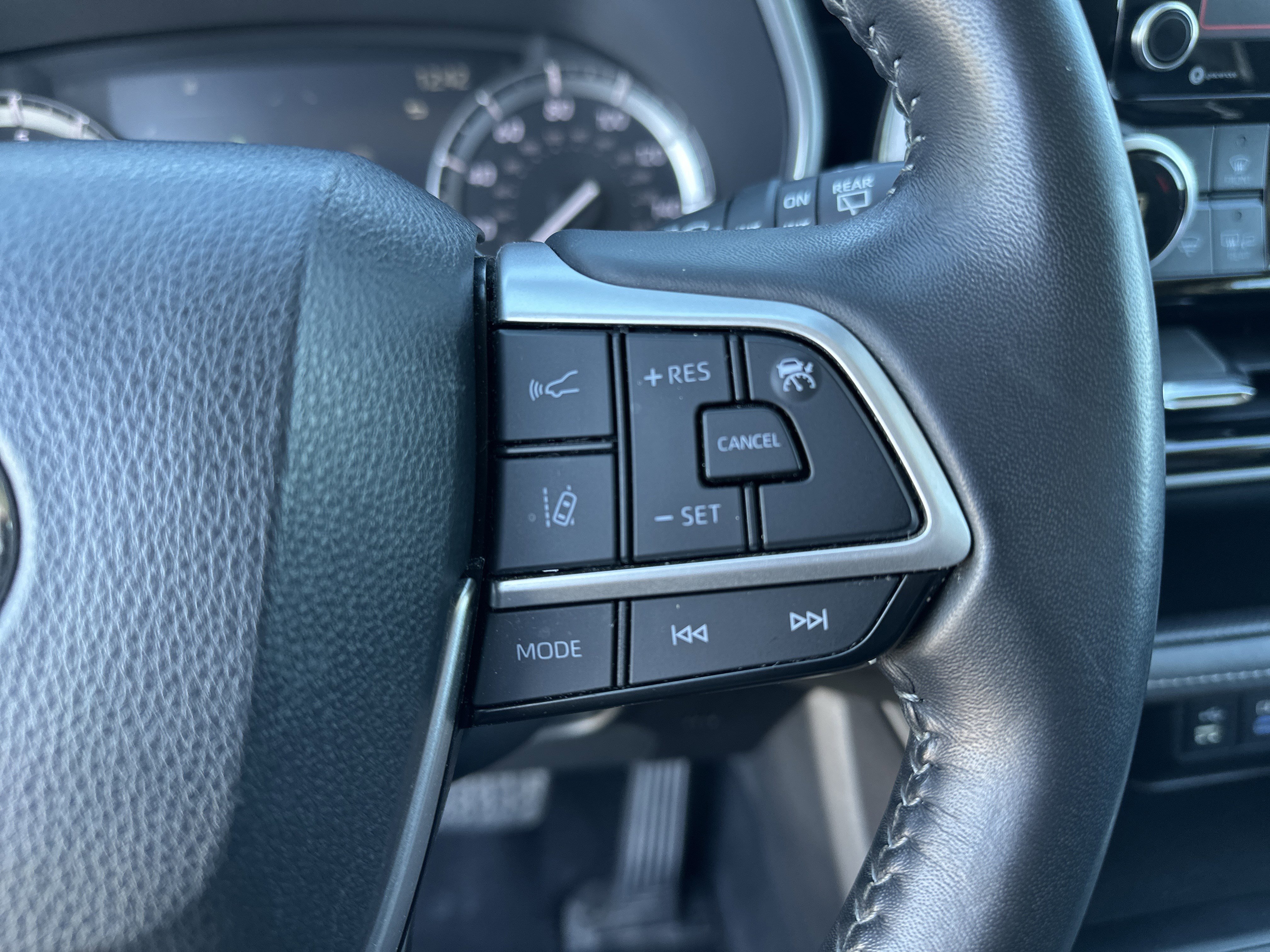 Used 2022 Toyota Highlander XLE image 20