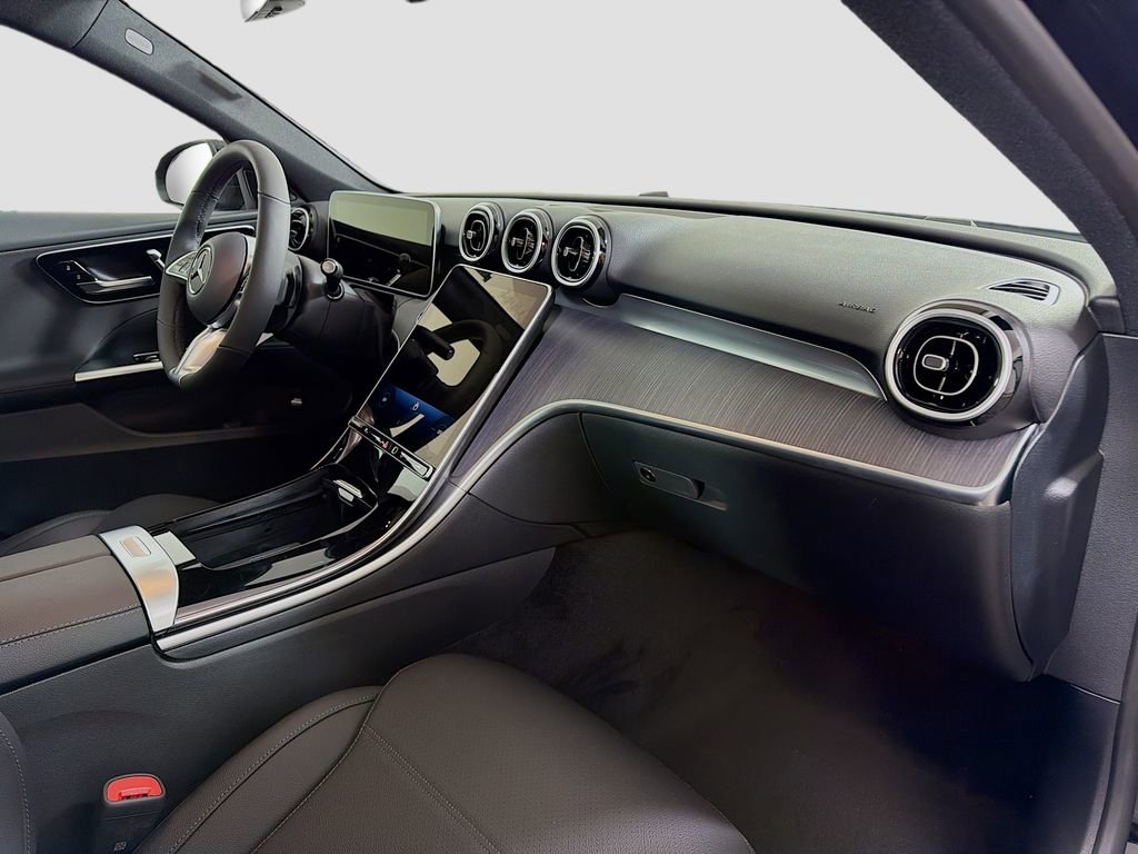 Used 2026 Mercedes-Benz C 300 4MATIC Sedan image 31