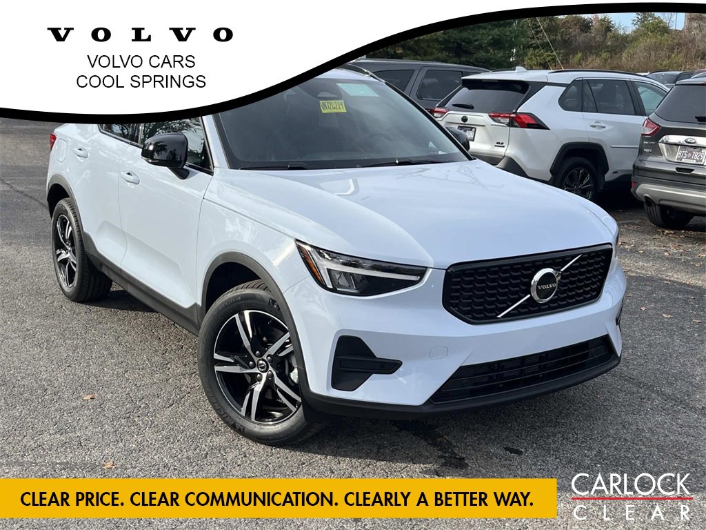 New 2026 Volvo XC40 B5 Core w/ Climate Package