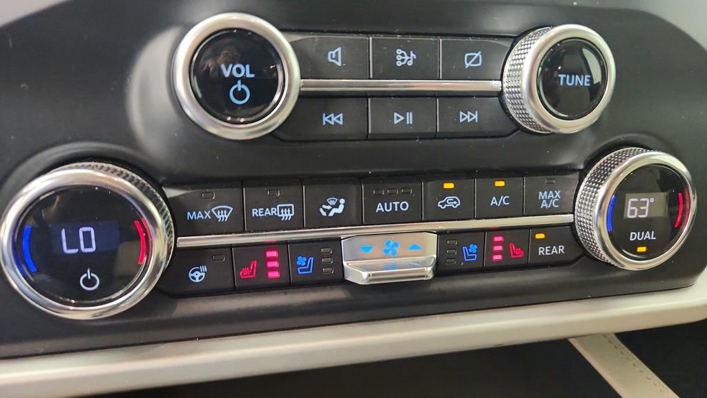 Used 2022 Ford Expedition Max Limited AWD/4WD image 24