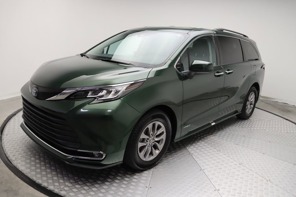 Certified 2021 Toyota Sienna XLE