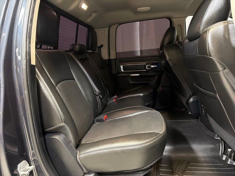 Used 2015 RAM 3500 Laramie w/ Convenience Group AWD/4WD image 44