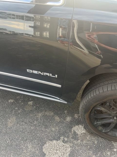 Used 2019 GMC Yukon Denali w/ Denali Ultimate Package AWD/4WD image 17