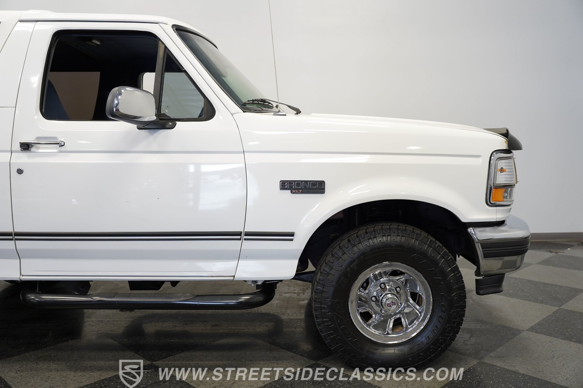Used 1996 Ford Bronco XLT AWD/4WD image 34