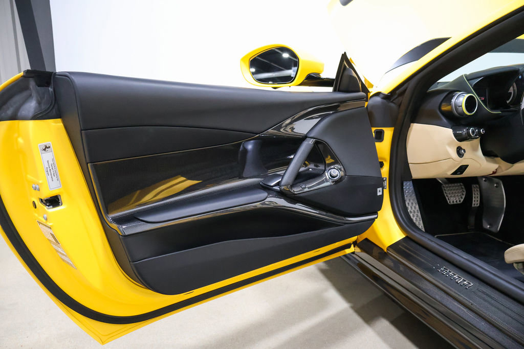 Used 2022 Ferrari 812 GTS image 39