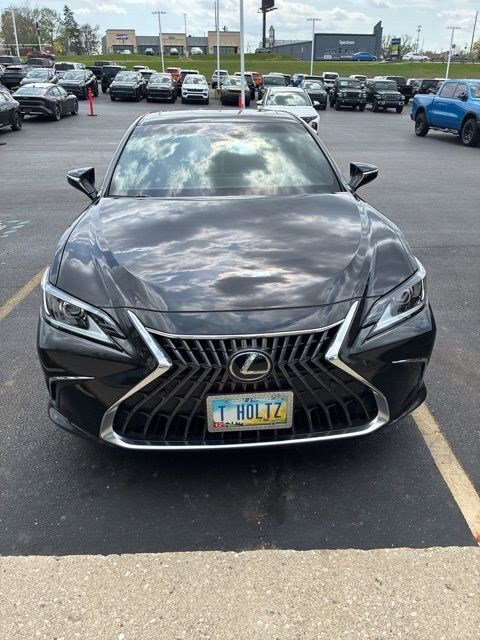 Used 2024 Lexus ES 350 w/ Premium Package FWD image 4