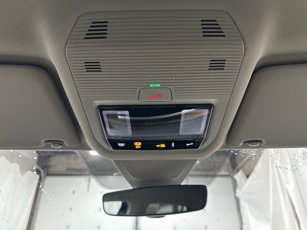 Used 2025 Volkswagen Atlas SE AWD/4WD image 38