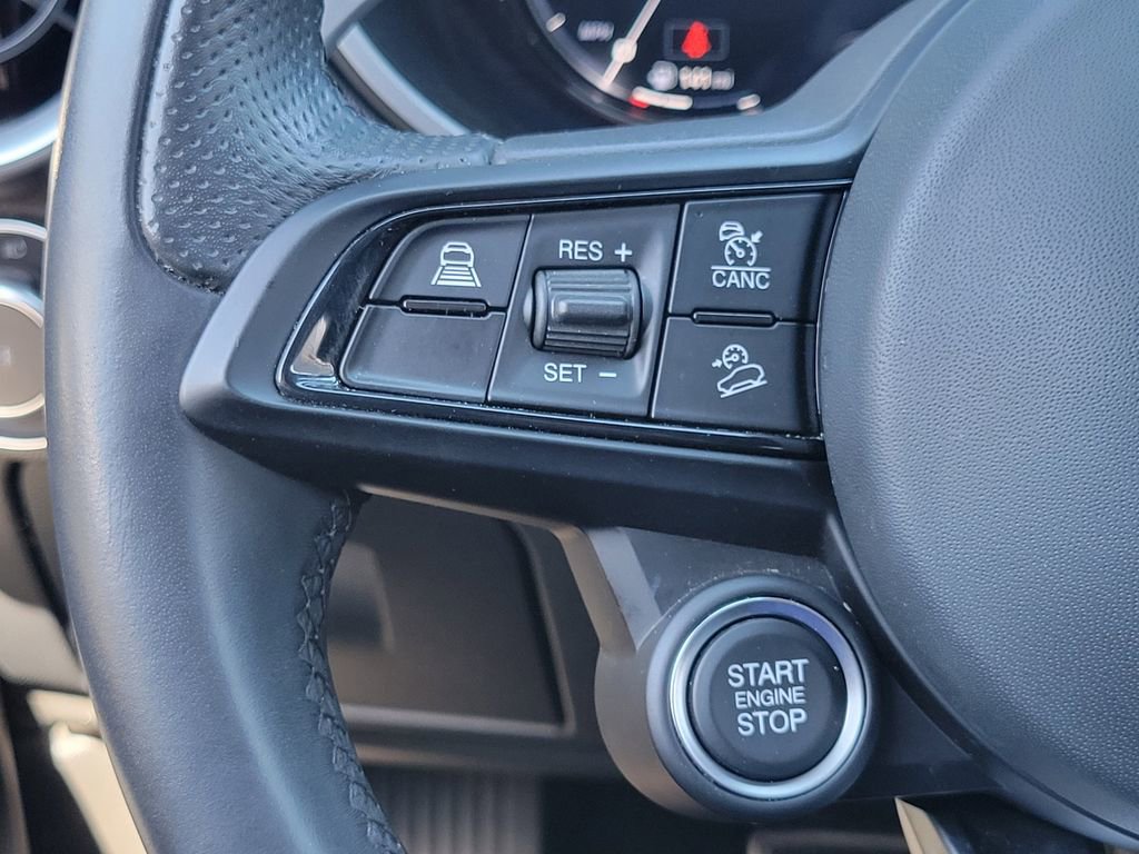 Used 2024 Alfa Romeo Stelvio Sprint image 5