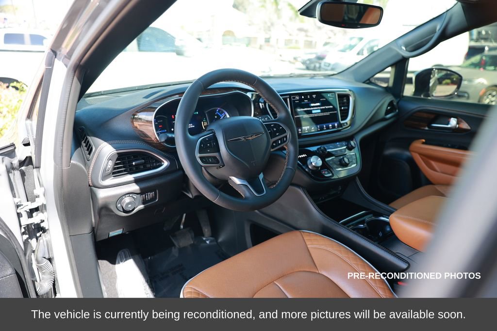 Used 2023 Chrysler Pacifica Pinnacle image 15