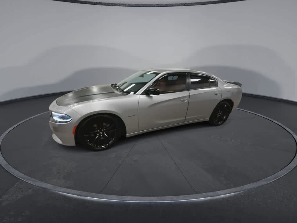 Used 2017 Dodge Charger R/T w/ Blacktop Package RWD image 4