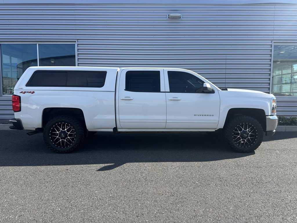 Used 2018 Chevrolet Silverado 1500 LT w/ LT Convenience Package image 2