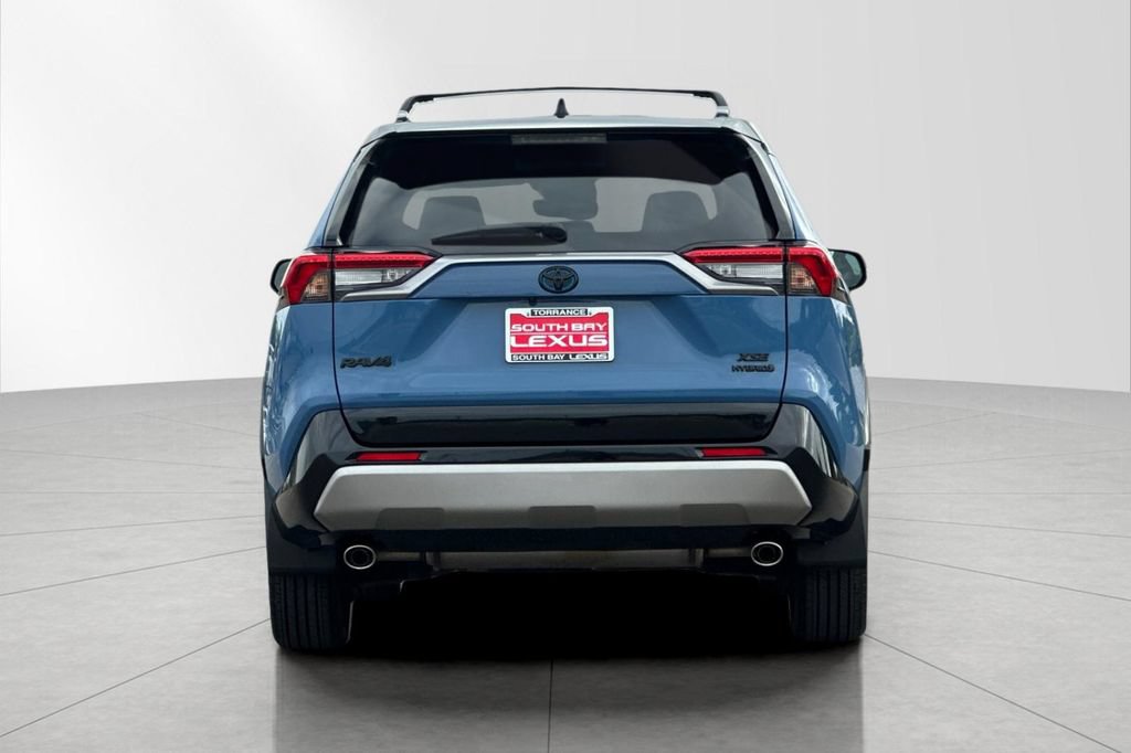 Used 2024 Toyota RAV4 XSE AWD/4WD image 5