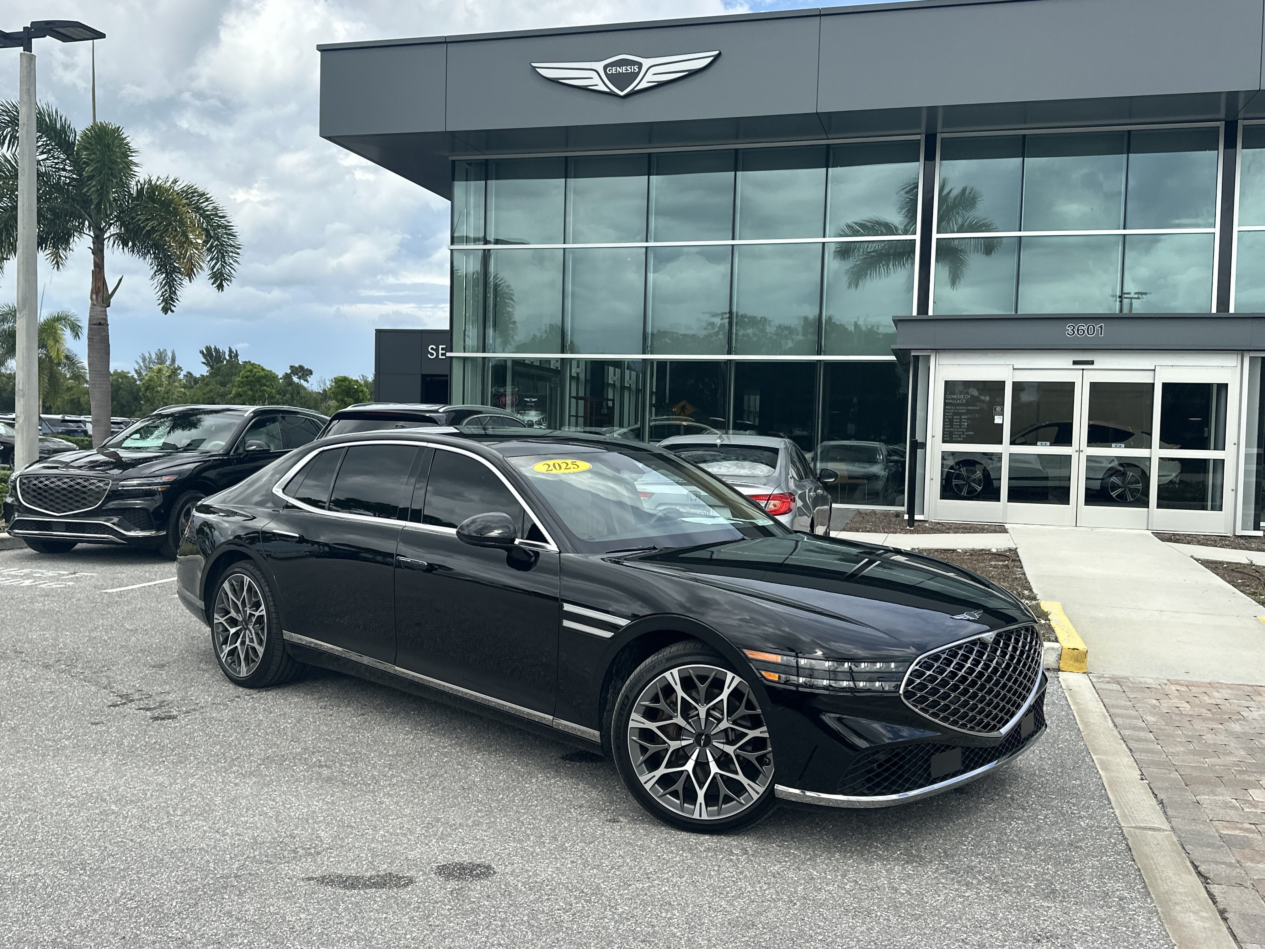 Certified 2025 Genesis G90 3.5T AWD/4WD image 1