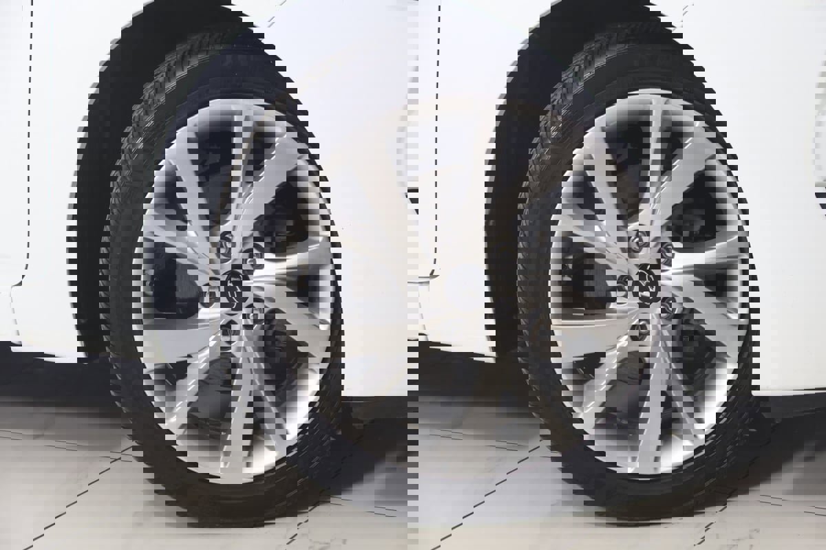 Used 2016 Hyundai Veloster w/ Option Group 02 image 12