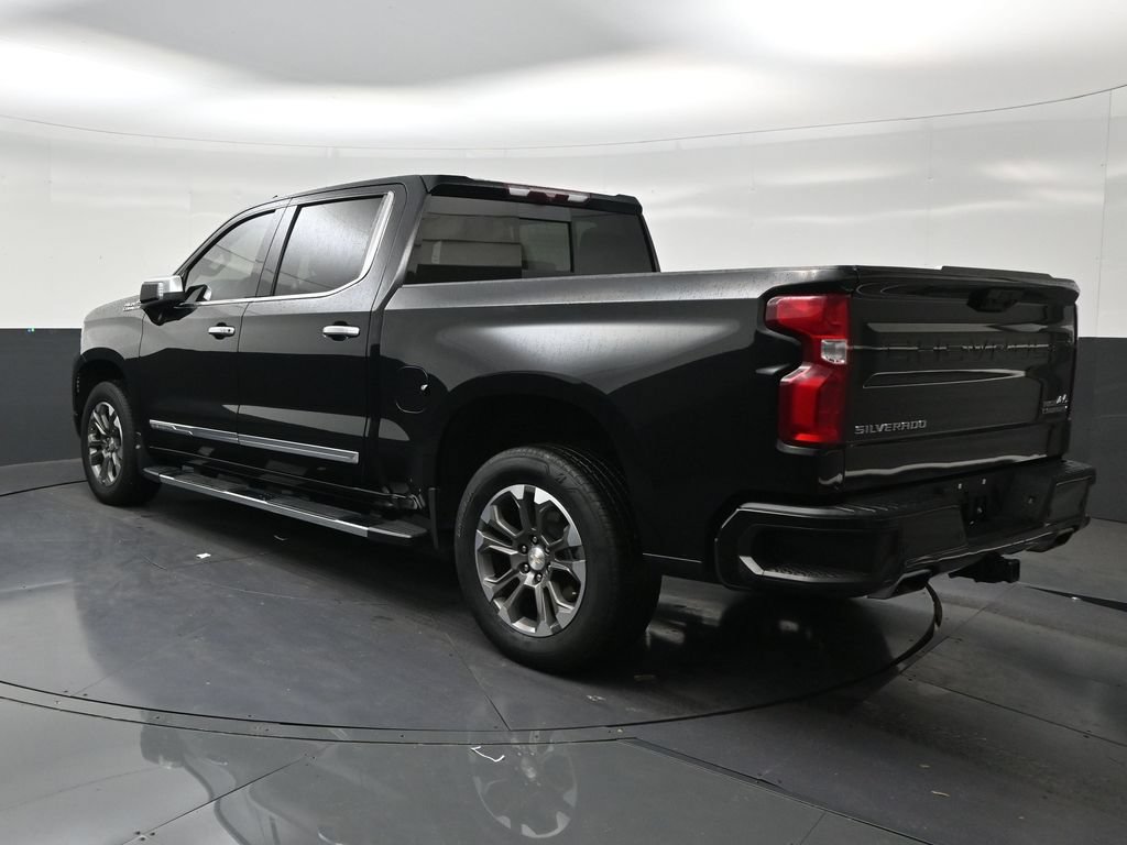 Used 2024 Chevrolet Silverado 1500 High Country RWD image 3