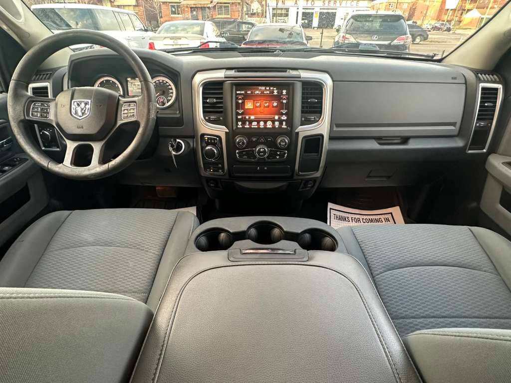 Used 2017 RAM 1500 Classic SLT AWD/4WD image 15