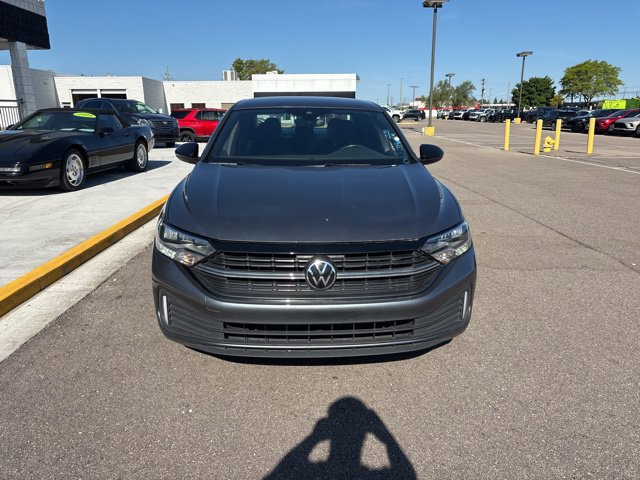 Used 2024 Volkswagen Jetta Sport FWD image 2