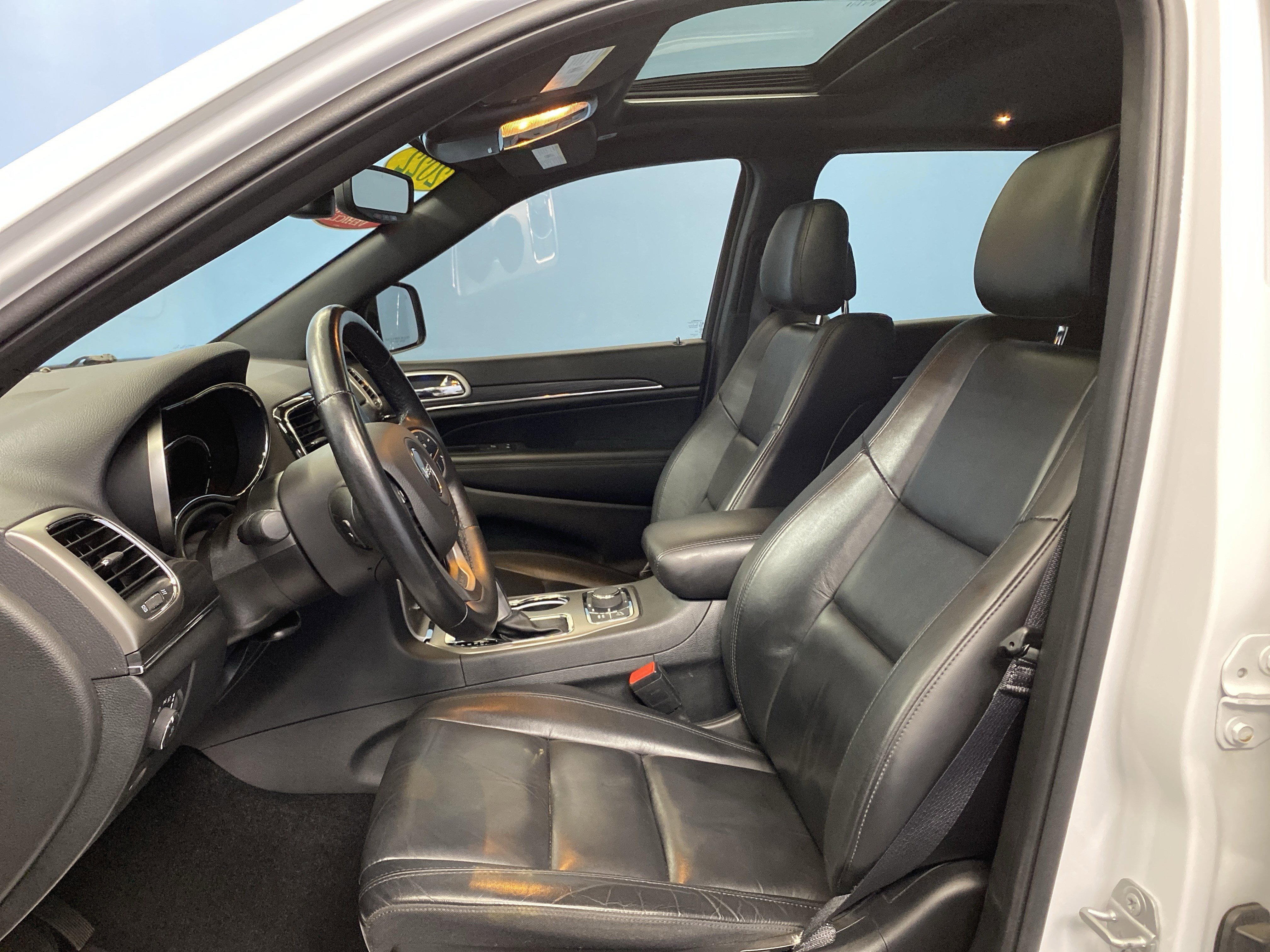 Certified 2022 Jeep Grand Cherokee Limited image 9