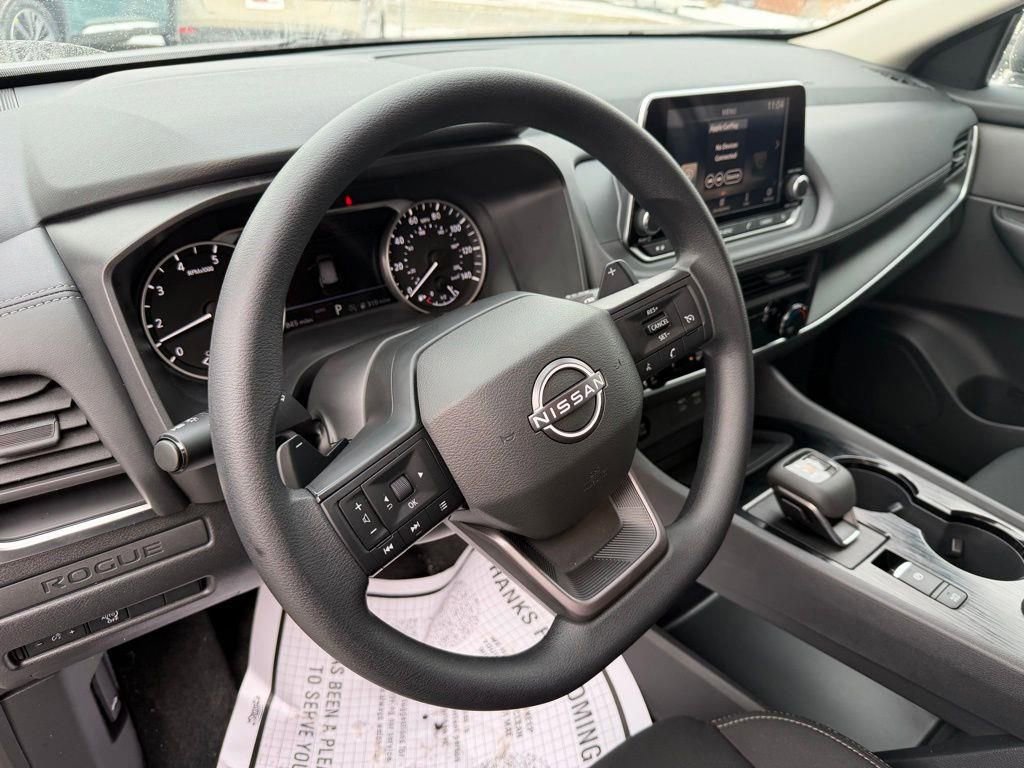 Used 2026 Nissan Rogue S AWD/4WD image 16