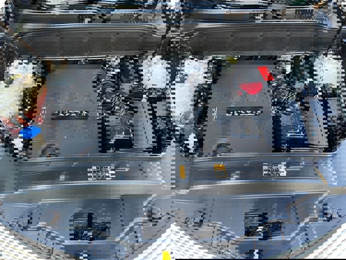 Used 2017 Lincoln MKX Select w/ Select Plus Package image 32