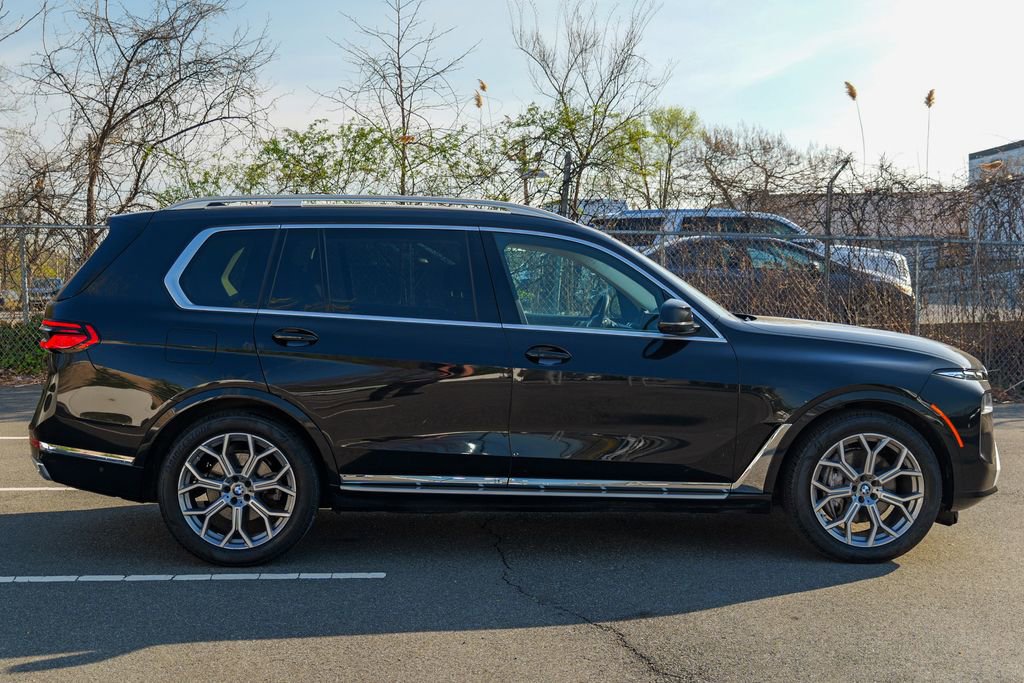 Used 2024 BMW X7 xDrive40i w/ Climate Comfort Package AWD/4WD image 8