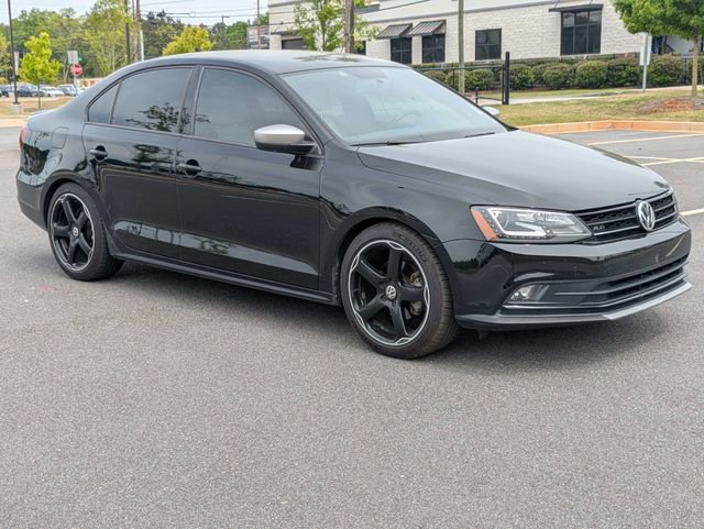 Used 2016 Volkswagen Jetta Sport image 2