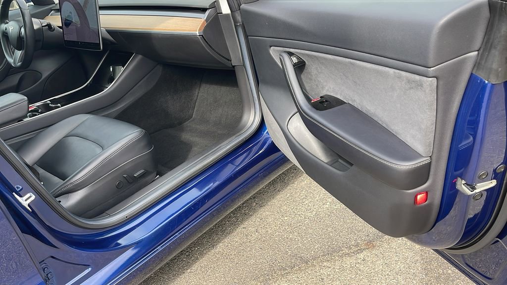 Used 2017 Tesla Model 3 Long Range image 27