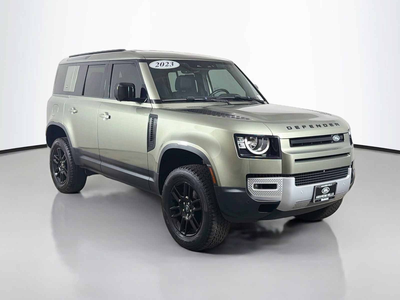 Used 2023 Land Rover Defender 110 S AWD/4WD image 7