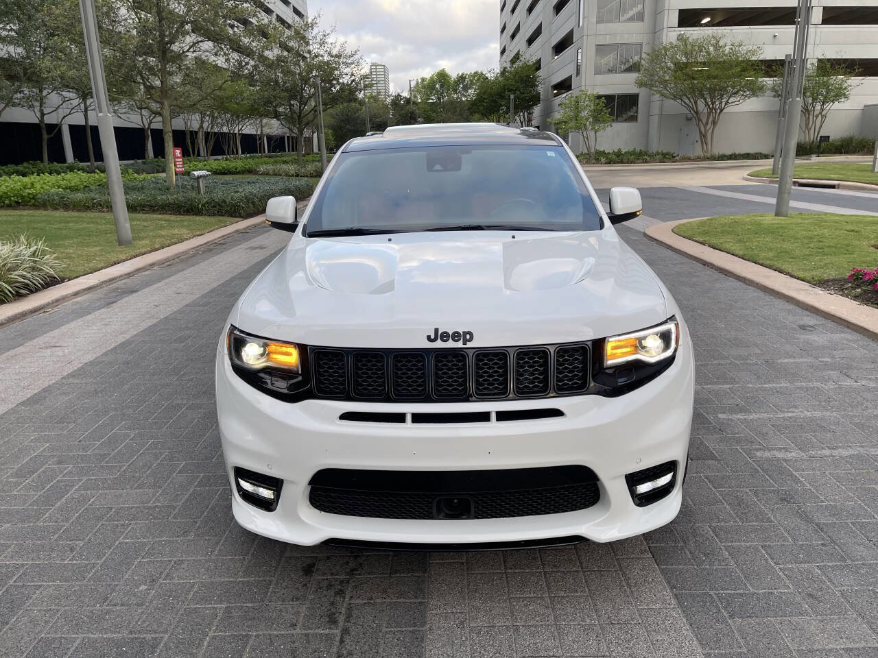 Used 2020 Jeep Grand Cherokee SRT AWD/4WD image 2