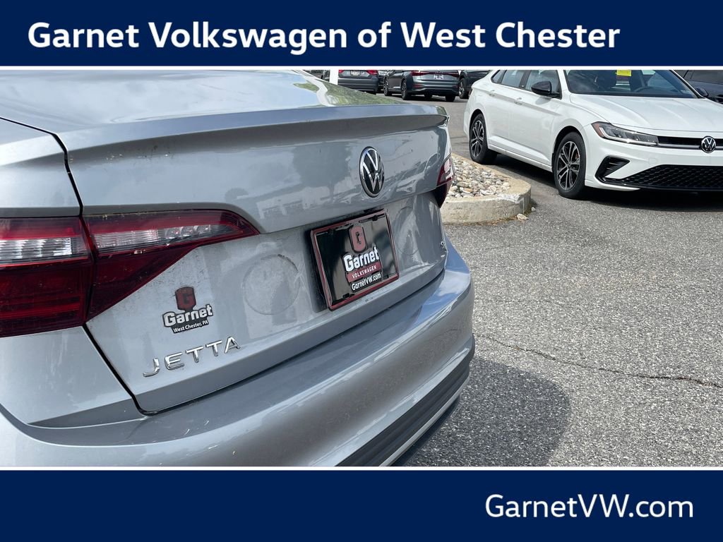 Certified 2023 Volkswagen Jetta SE FWD image 16