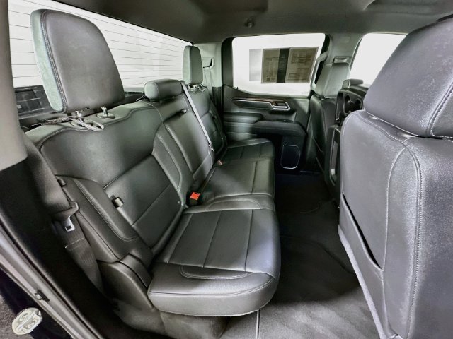 Used 2025 GMC Sierra 1500 SLT AWD/4WD image 31