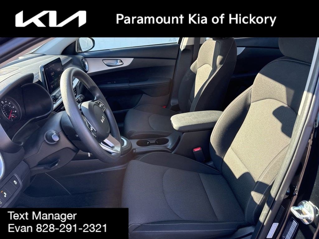 Used 2024 Kia Forte LXS w/ LXS Technology Package image 17